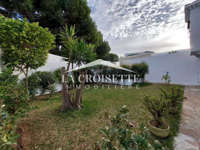 Villa meublée S+3 avec piscine à La Marsa